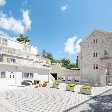 Seafront Apartment Kotor Eksteriør bilde