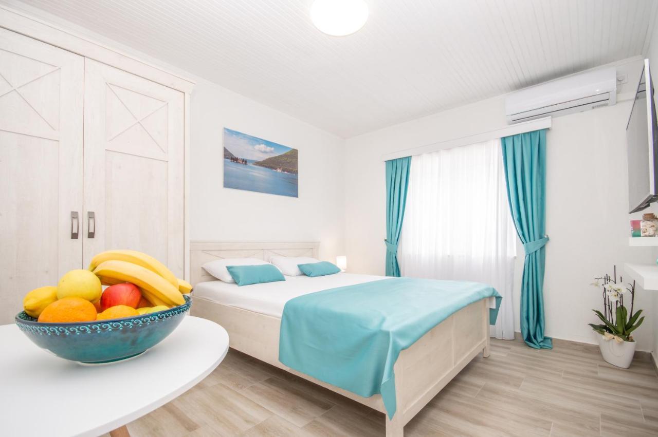 Seafront Apartment Kotor Eksteriør bilde