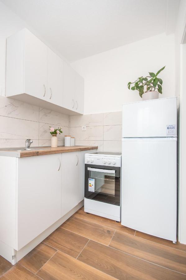 Seafront Apartment Kotor Eksteriør bilde