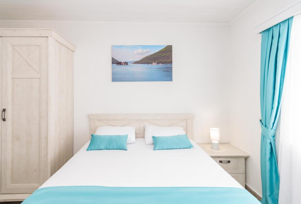 Seafront Apartment Kotor Eksteriør bilde