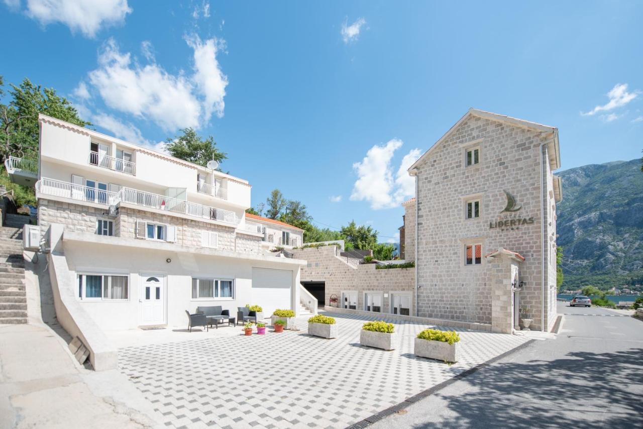 Seafront Apartment Kotor Eksteriør bilde